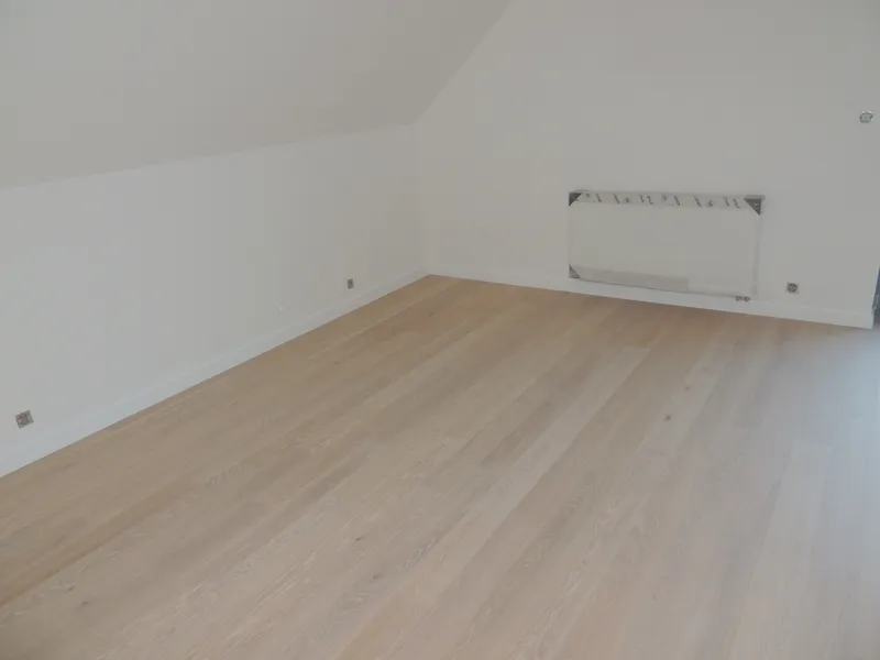 Parkiet panele orzech - zdjęcie 2