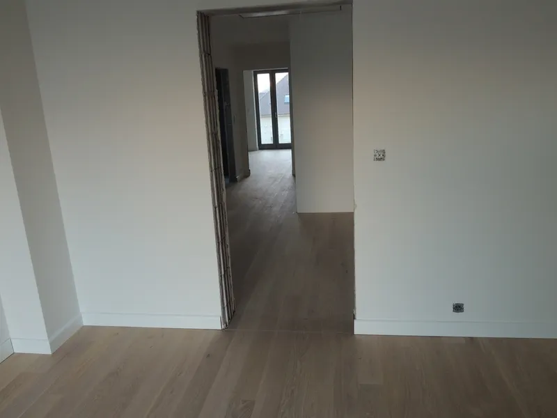 Parkiet panele orzech - zdjęcie 4