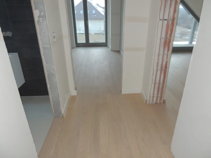 Parkiet panele orzech - zdjęcie 6