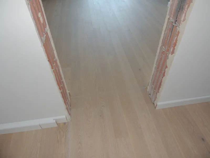 Parkiet panele orzech - zdjęcie 16