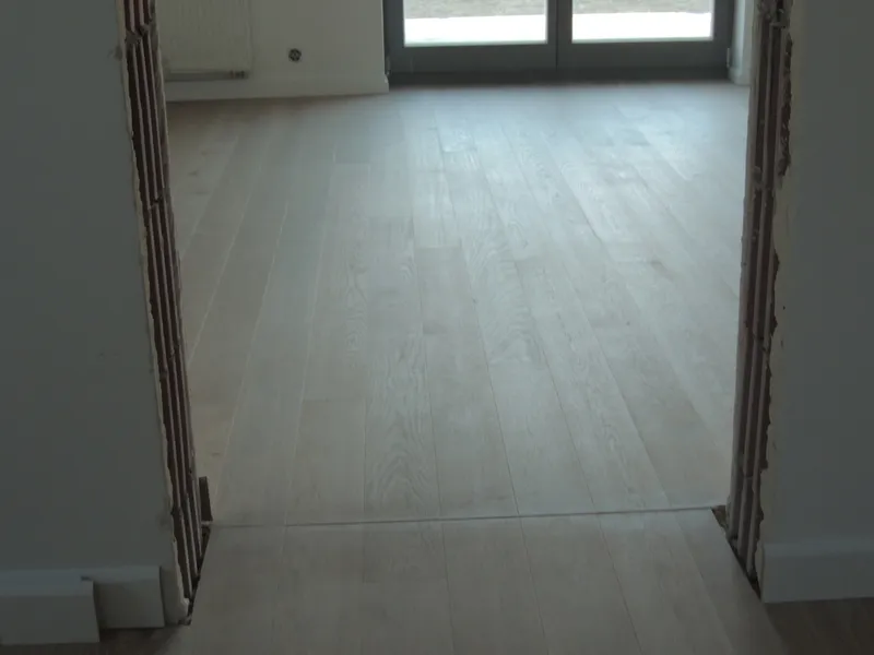 Parkiet panele orzech - zdjęcie 18