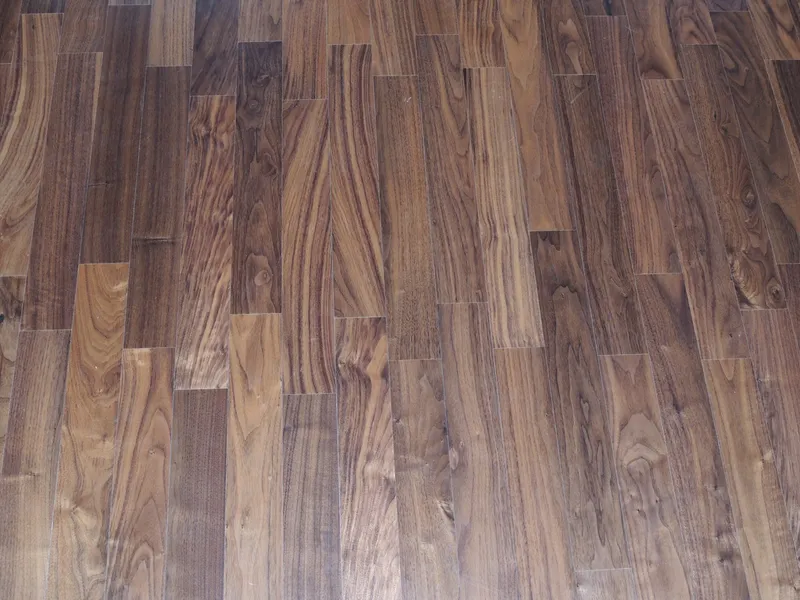 Parkiet panele ciemne - zdjęcie 3