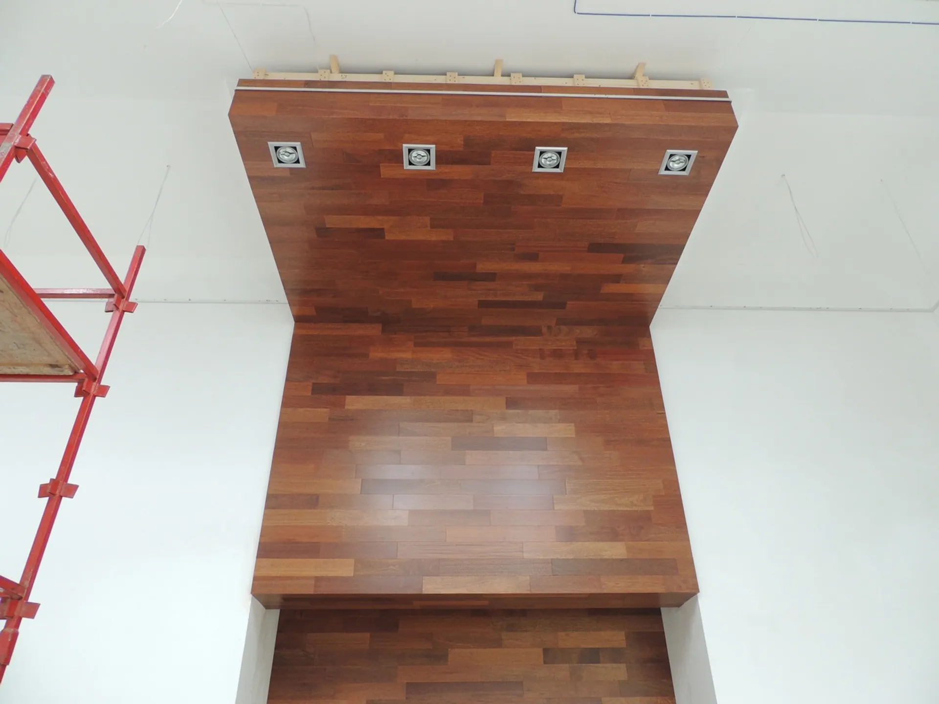 Ściana drewniana wewnętrzna